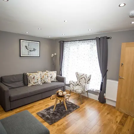 Sunset Homes London Exterior photo